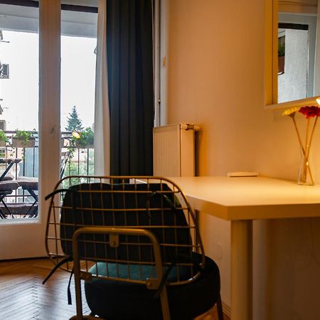 Ultracentral Hong Kong 3 Bdrm Apartment Bukarest Kültér fotó