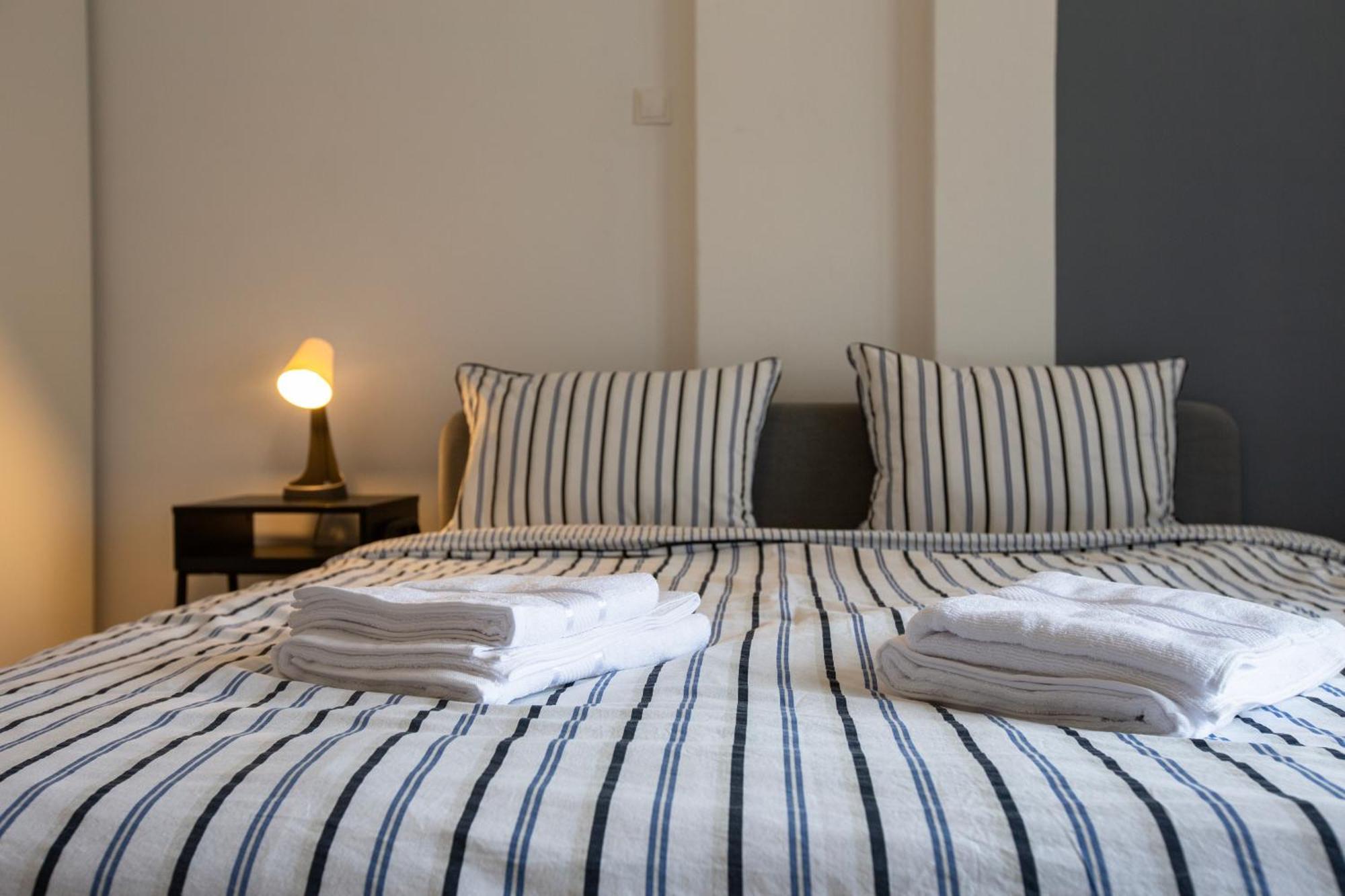 Ultracentral Hong Kong 3 Bdrm Apartment Bukarest Kültér fotó