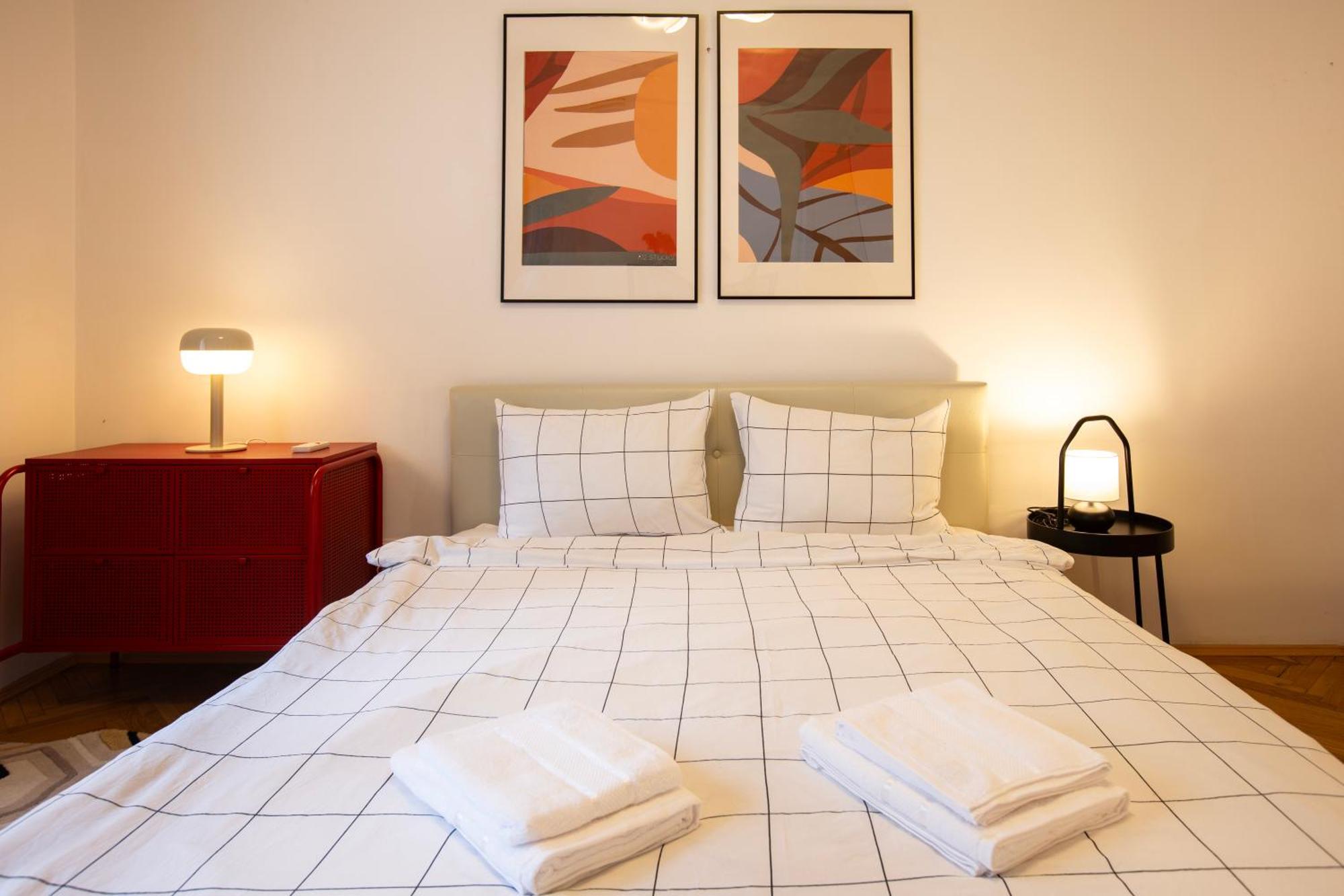 Ultracentral Hong Kong 3 Bdrm Apartment Bukarest Kültér fotó