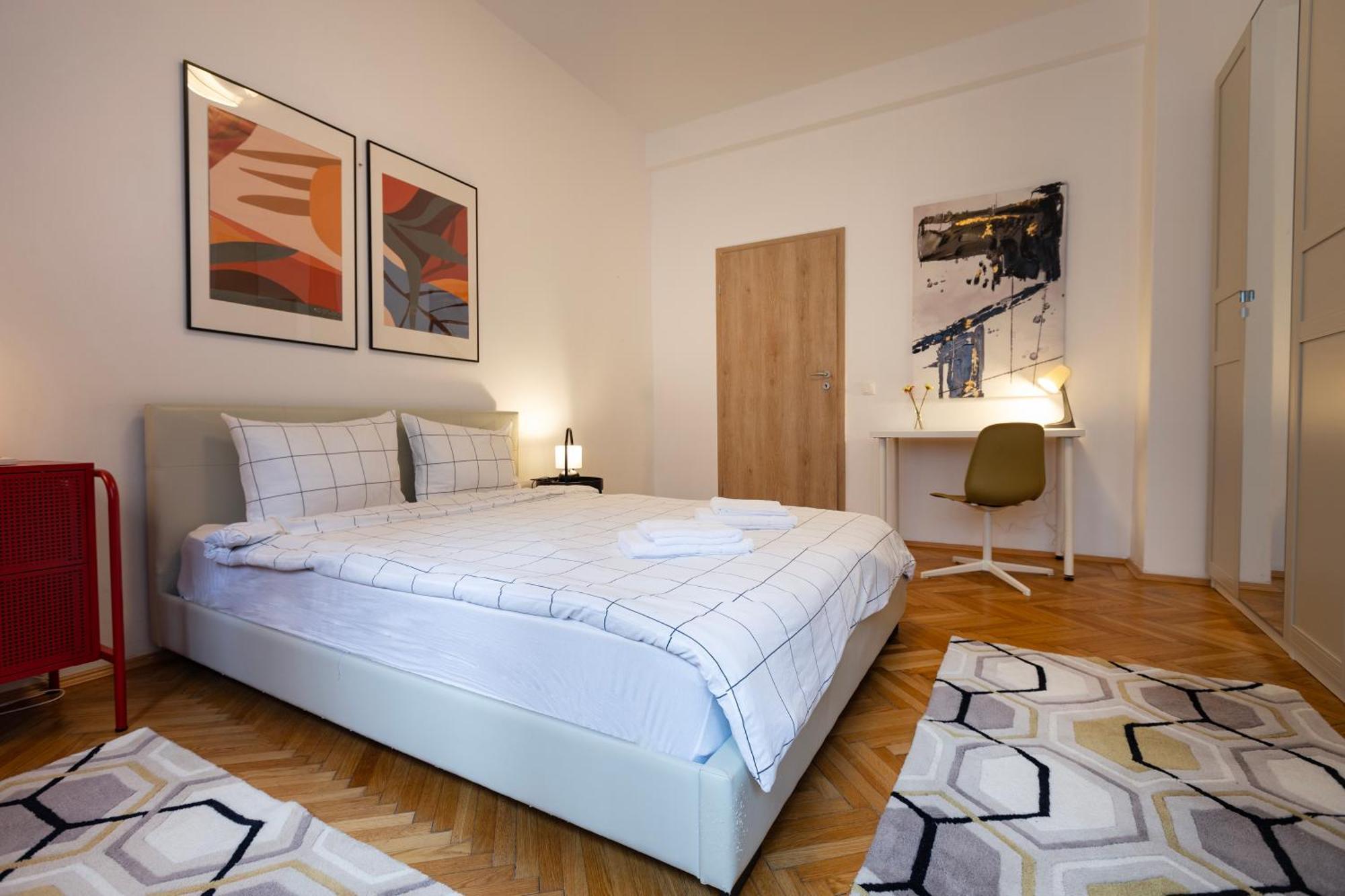 Ultracentral Hong Kong 3 Bdrm Apartment Bukarest Kültér fotó
